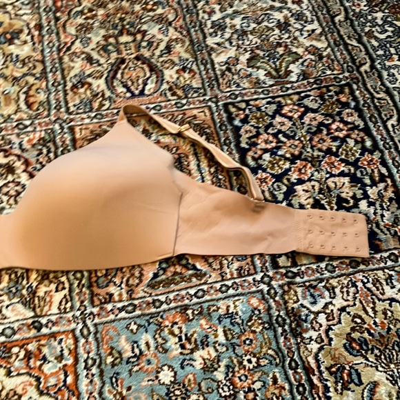 Knix Wingwoman 6 bra w/plunging neck molded cups &extra coverage. - Picture 12 of 16